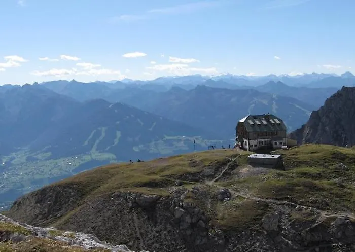 Апартаменты Hirz